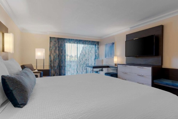Best Western Plus Novato Oaks Inn image 10