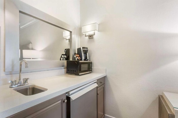 Best Western Plus Novato Oaks Inn image 23